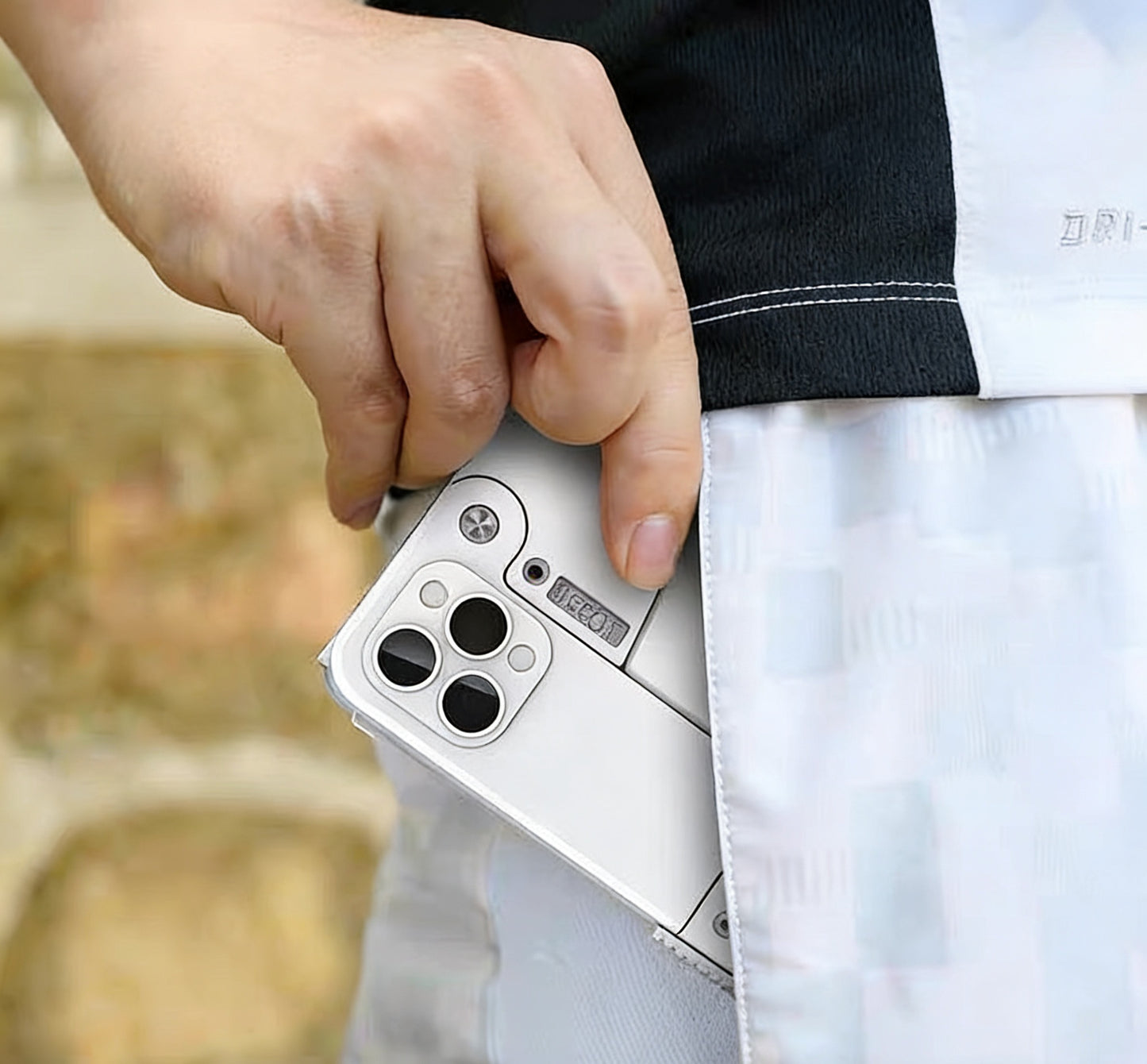IC3SO Foldable Phone-Style Fidget Toy Gun